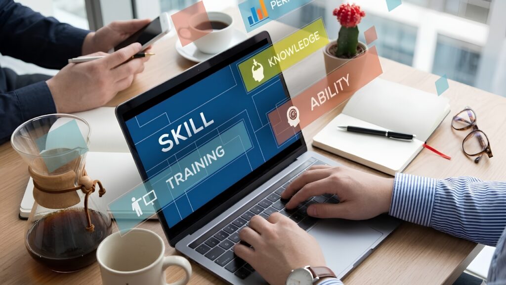 Free Online Courses and Training Support for Seniors in Canada